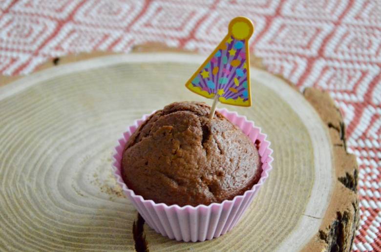 Baby’s first birthday cake recipe : Chocolate cake with creamy banana heart (From 12 months)