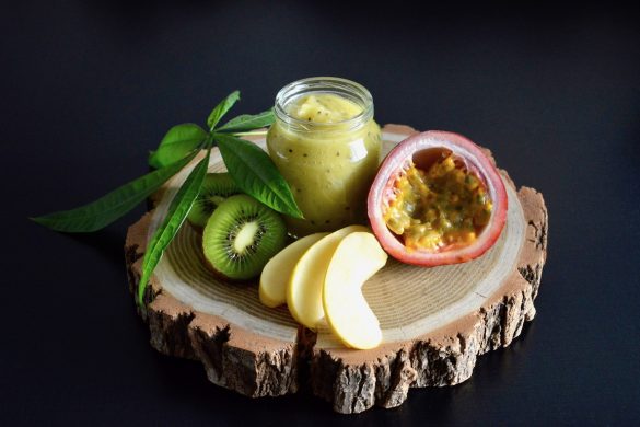 Apple, kiwi and passion fruit baby puree recipe (from 12 months)