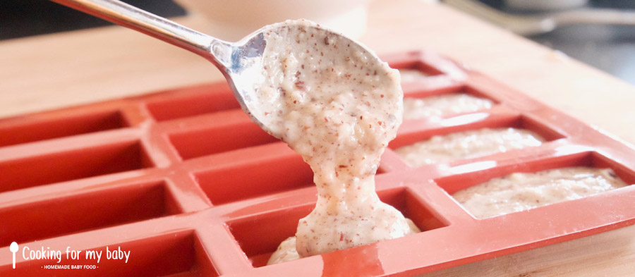 Place financiers dough in molds for the baby recipe