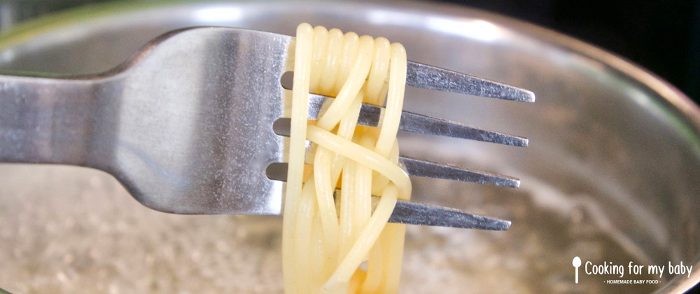 Cooking spaghettis for carbonara baby recipe