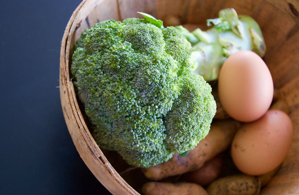 Recette De Puree De Brocolis Et Son Jaune D Oeuf Dur Pour Bebe Des 6 Mois Cooking For My Baby