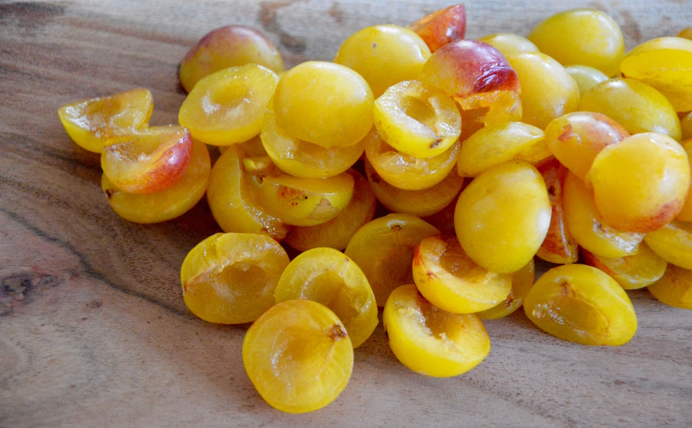 Mirabelles coupées pour bébé