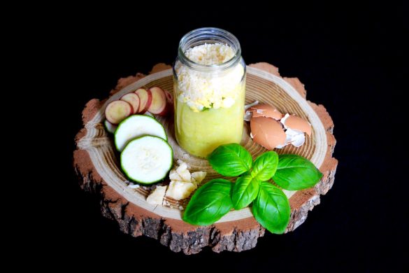 Recette de courgette et oeuf brouillé au basilic frais et parmesan pour bébé