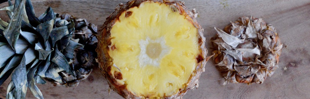 Ananas pour bébé : on enlève les extrémités