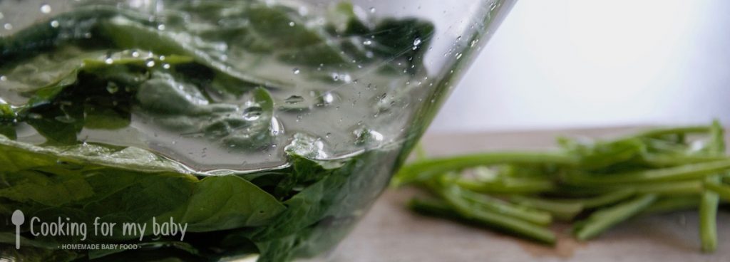 Washing spinach for baby