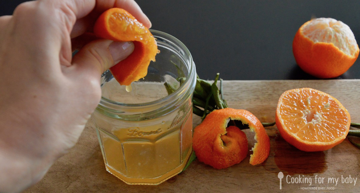 Recette de purée crémeuse d'avocat, banane et clémentine pour bébé (Dès 8 mois) 3 Clémentine pressée pour bébé