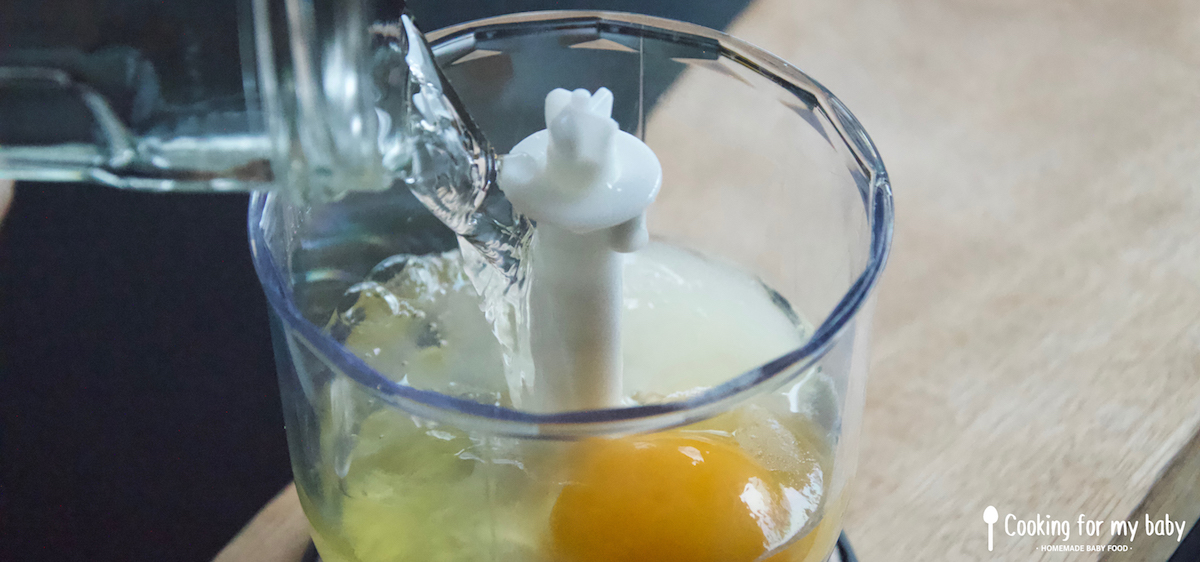 Recette de crêpes pour bébé à la vanille (sans sucre et sans lait, dès 10 mois) 5 Pâte à crêpes sans lait pour bébé
