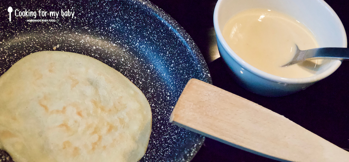 Recette de crêpes pour bébé à la vanille (sans sucre et sans lait, dès 10 mois) 8 Préparation et cuisson d'une crêpe pour bébé