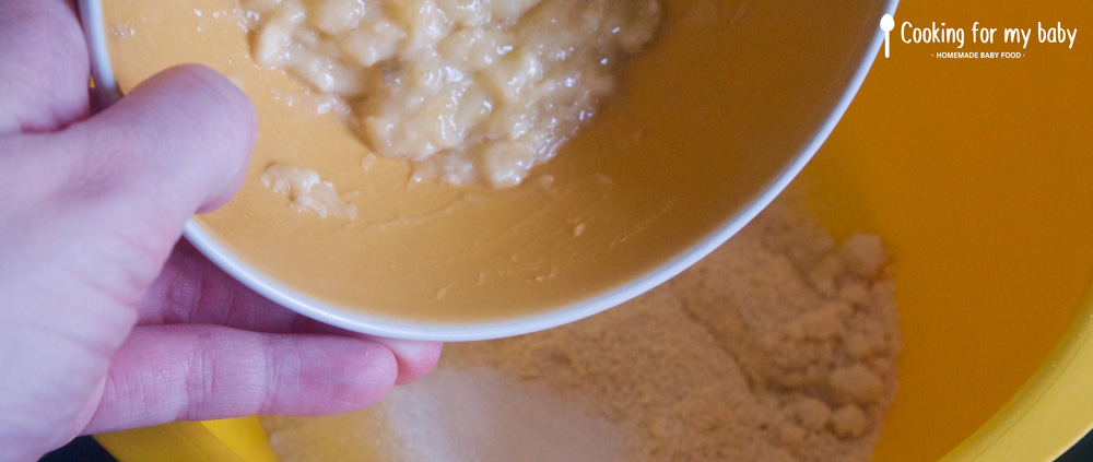 Banana purée for baby-friendly galette des rois