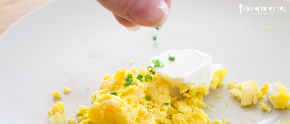 Chives in the filling of baby's egg mimosa