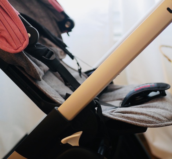 Poussette compacte : Test de la Bugaboo Ant vs Yoyo Babyzen 17 Piussette Bugaboo Ant sans rebords siège