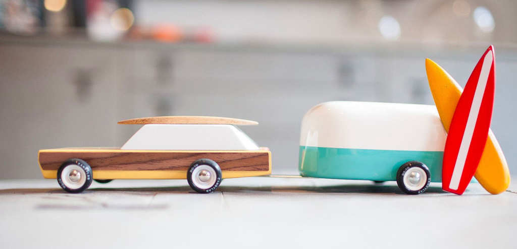 Idées Cadeaux de Noël pour enfants de 3 ans : Notre sélection 31 Voitures en bois enfant Candylab - Idée cadeau de Noël enfant 3 ans