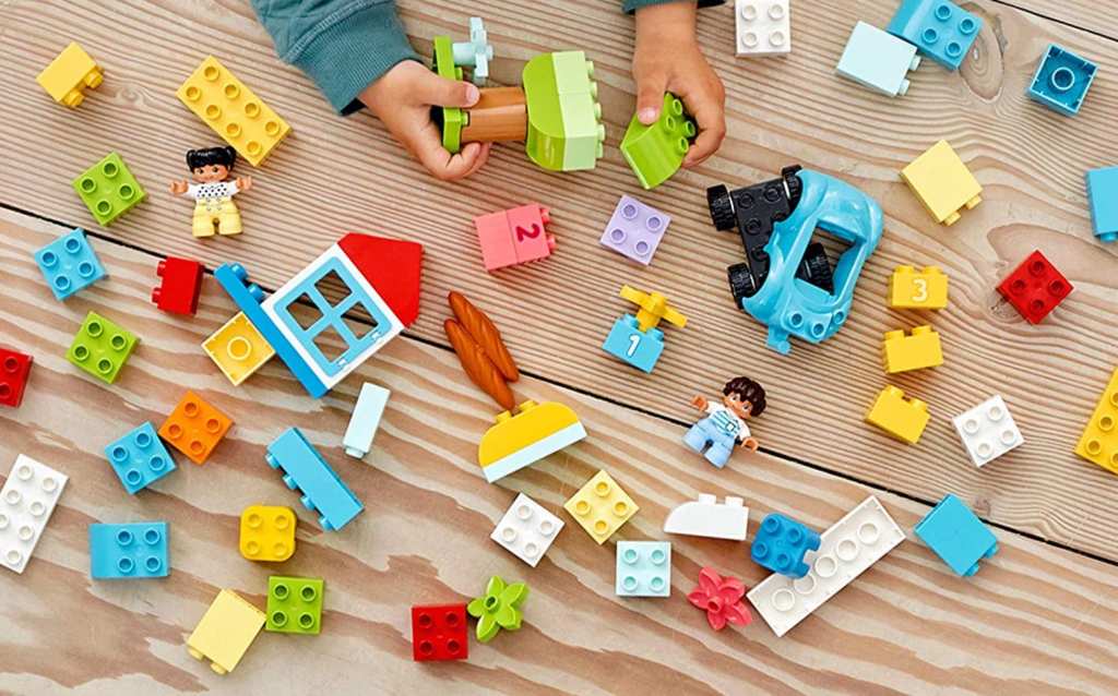 Idées Cadeaux de Noël pour enfants de 2 ans : Notre sélection 9 idee cadeau noel enfant briques lego duplo