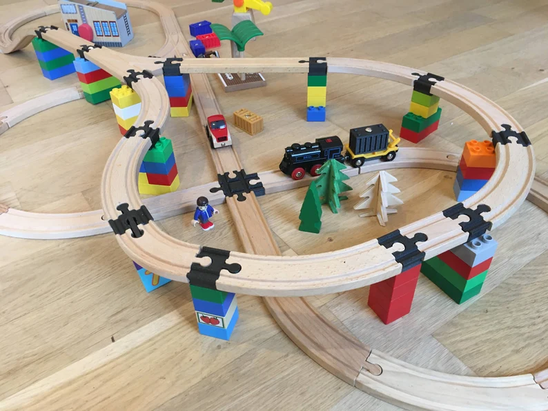 Idées Cadeaux de Noël pour enfants de 3 ans : Notre sélection 9 Adaptateur lego duplo / Brio pour enfant