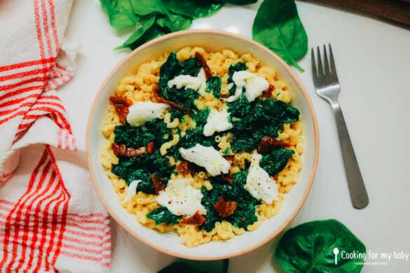 Recette de pâtes aux épinards frais hachés, tomates séchées et mozzarella di bufala pour bébé et toute la famille (dès 12 mois)