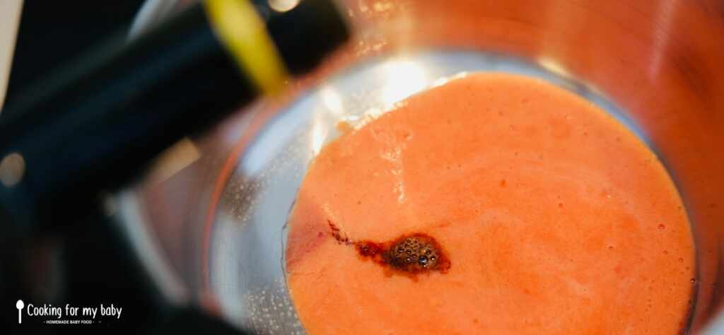 Cooking tomato flesh with balsamic vinegar
