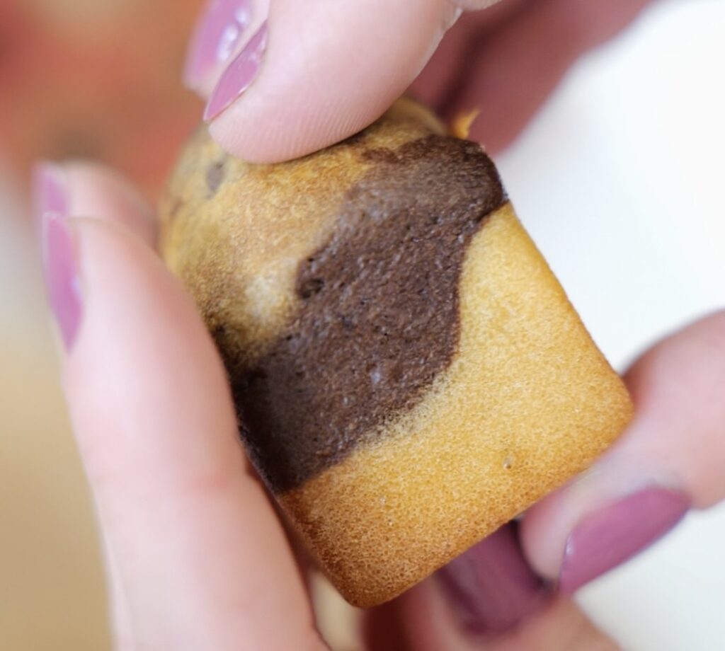 baby-friendly mini marble cakes

