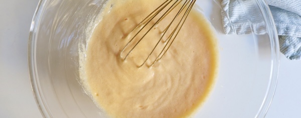 Smooth mixture of the wet ingredients