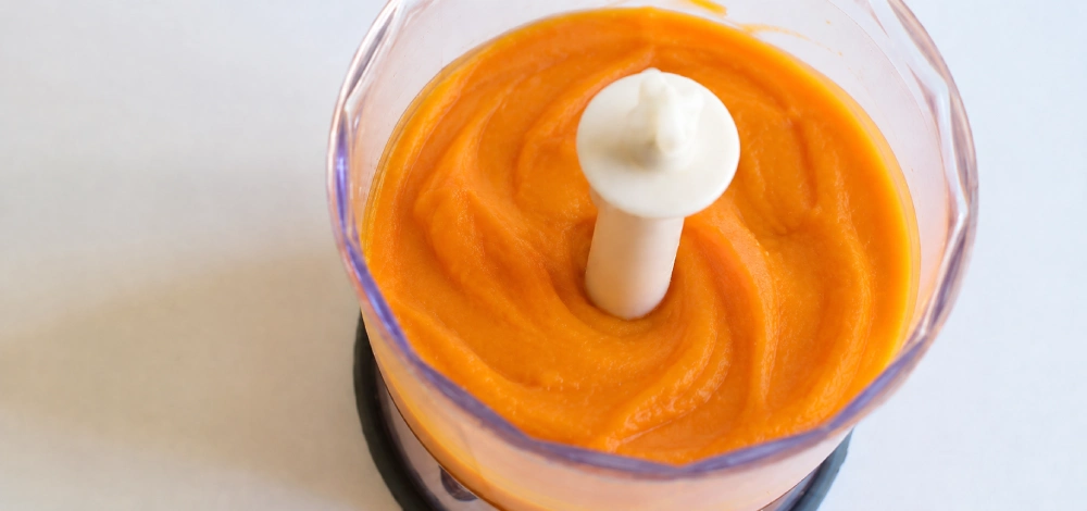 Sweet potato purée in the blender